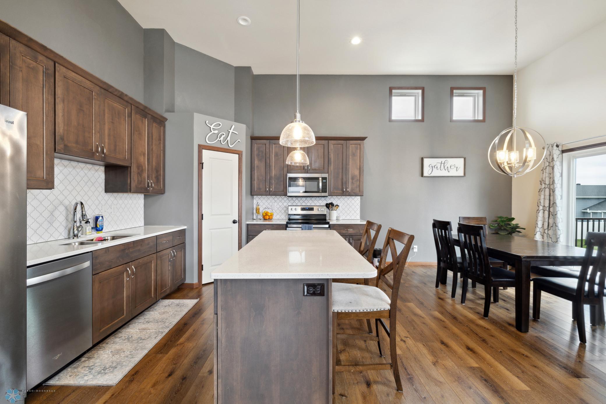 6ft Kitchen Island Quartz Counters