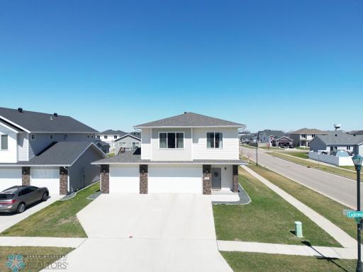 1006 Eaglewood Avenue W, West Fargo, ND 58078