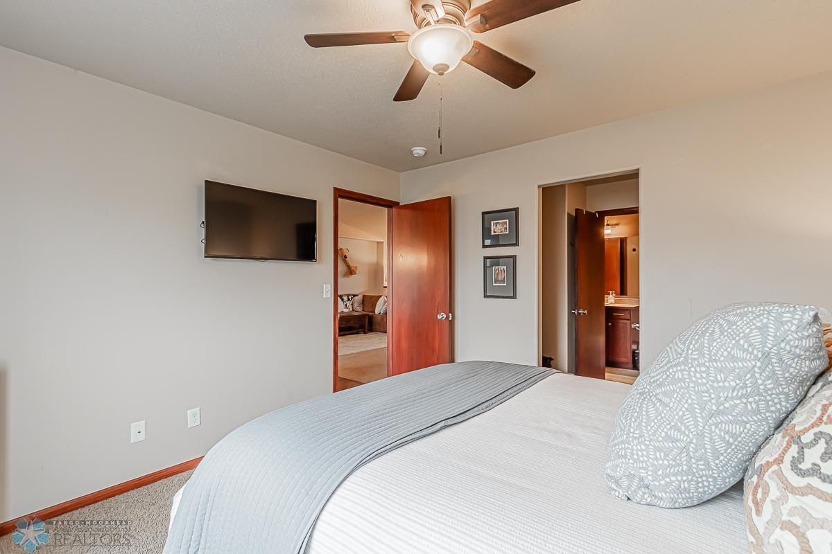 4293 31st Avenue South, Fargo, ND-19.jpg