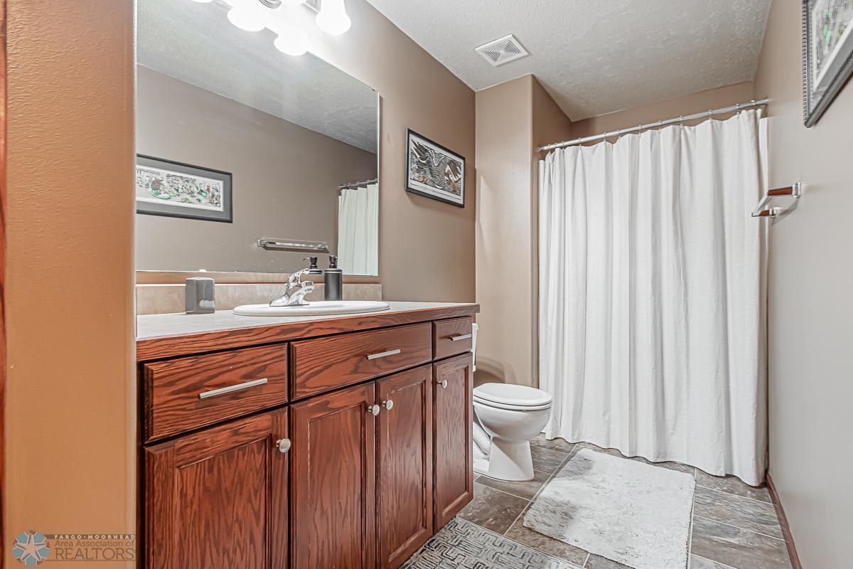 4293 31st Avenue South, Fargo, ND-06.jpg
