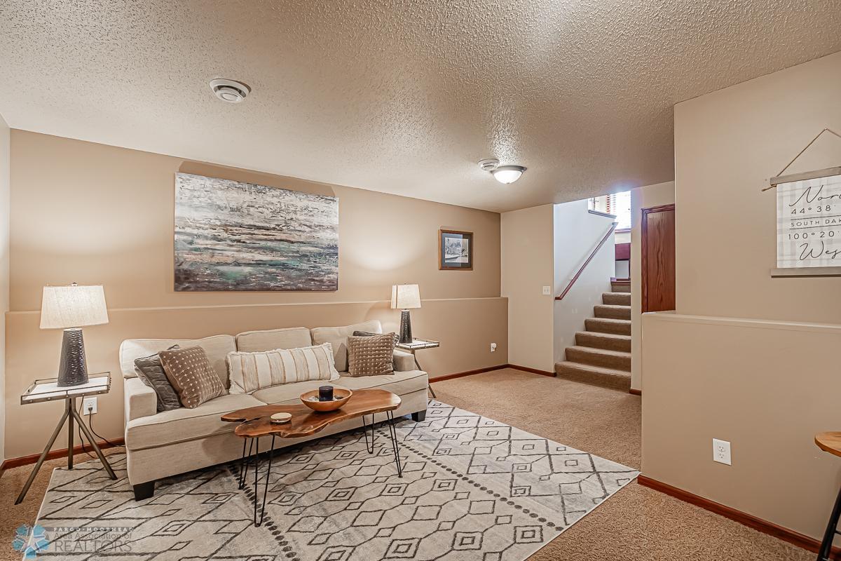 4293 31st Avenue South, Fargo, ND-02.jpg