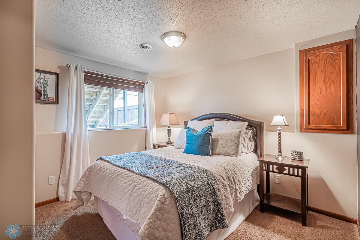 4293 31st Avenue South, Fargo, ND-03.jpg