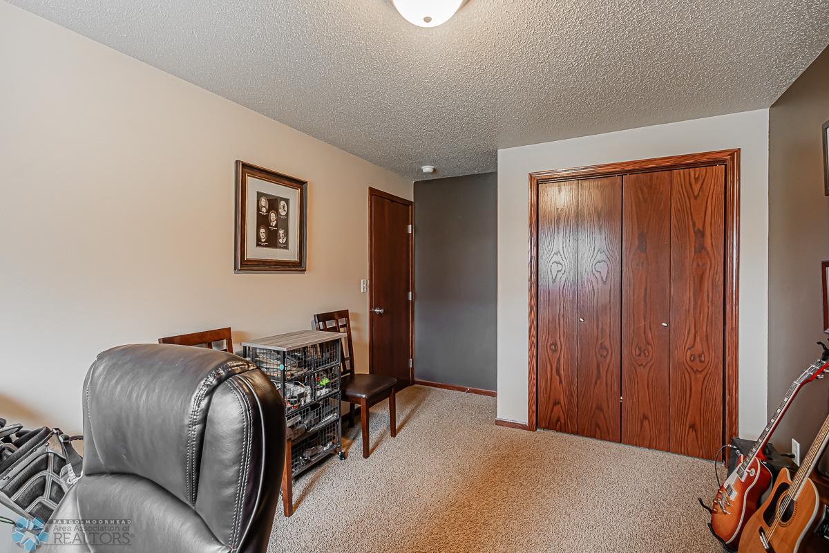 4293 31st Avenue South, Fargo, ND-08.jpg