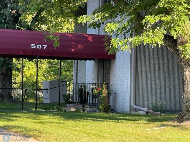 NORTH ENTRANCE VESTIBULE