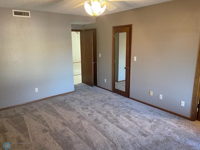 LARGE MASTER BEDROOM
