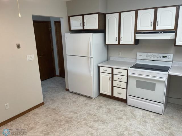 KITCHEN AND BREAKFAST NOOK