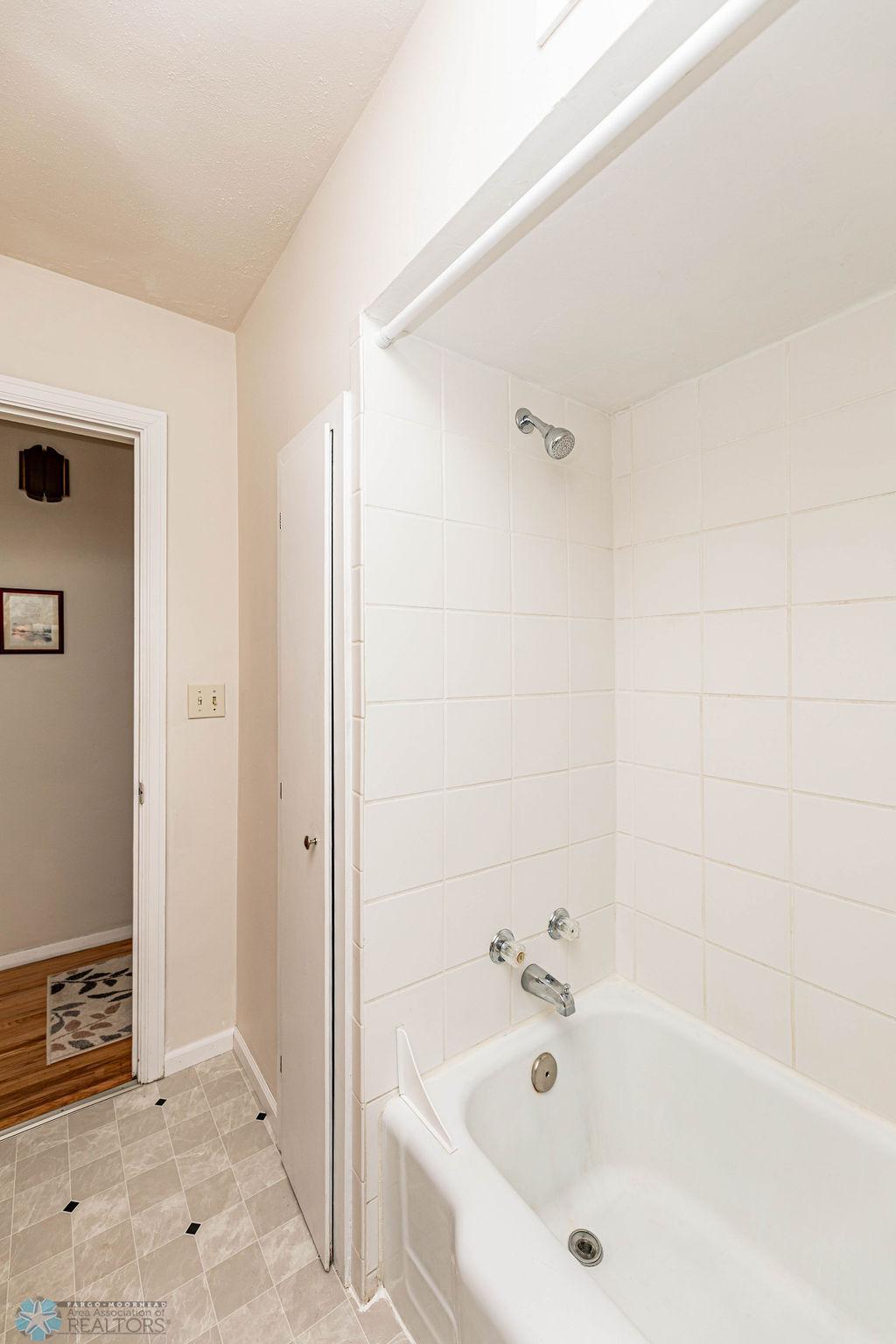 Upper Bath.jpg