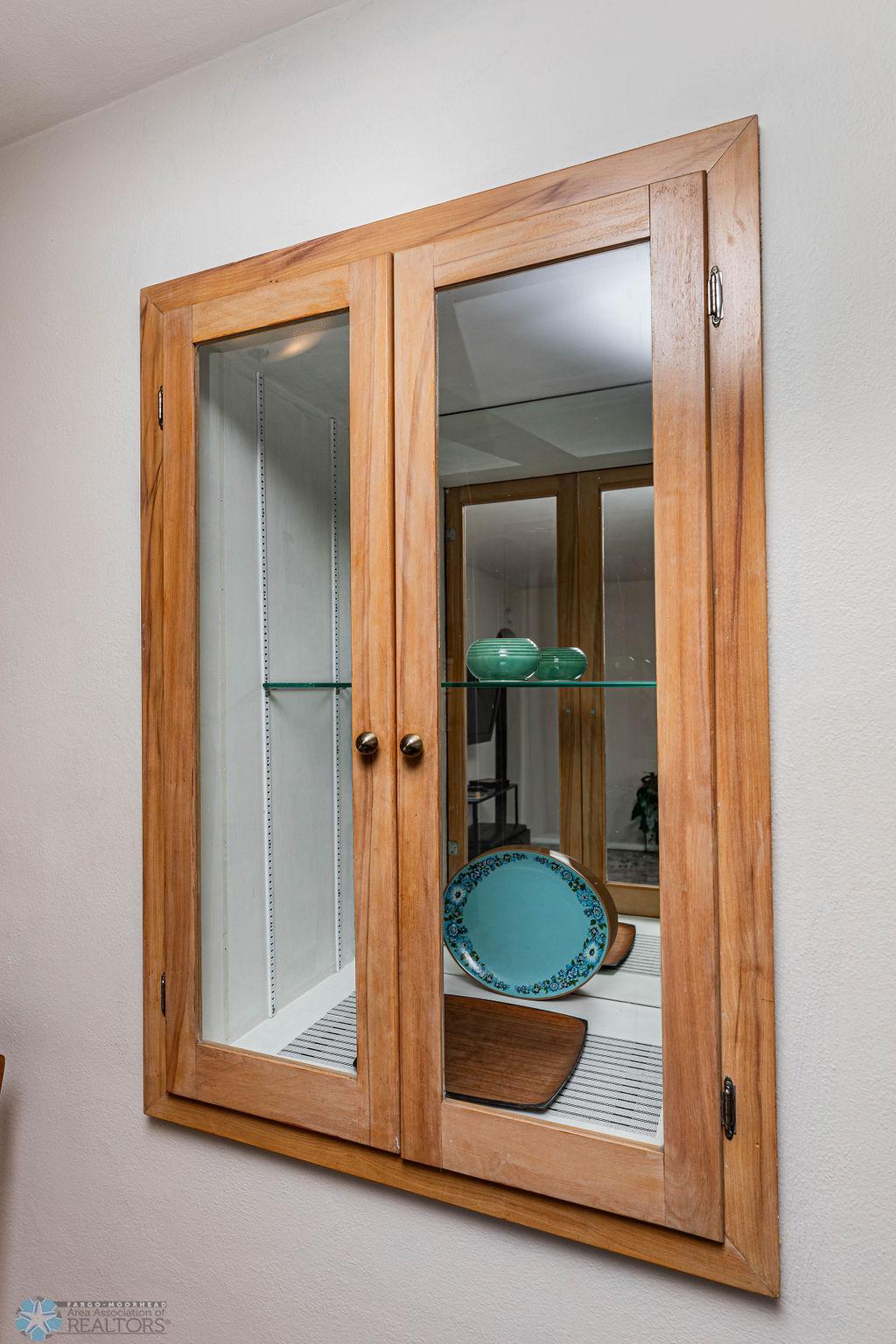 Built-in Display Cabinet.jpg