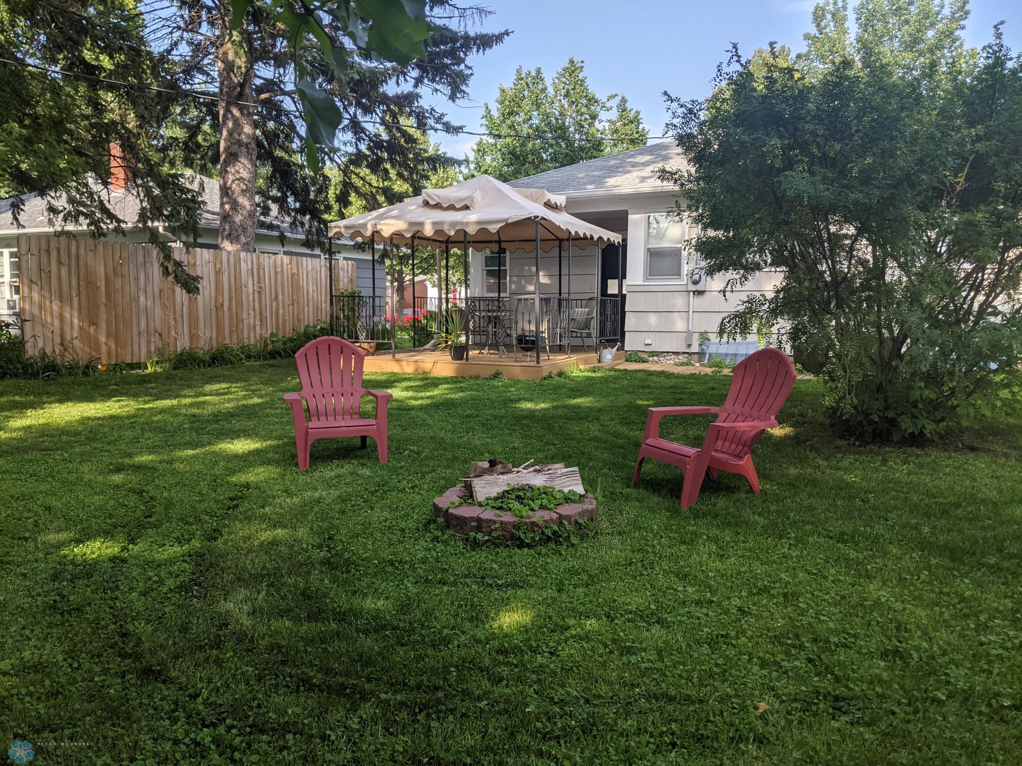 Backyard w-firepit & pergola.jpg