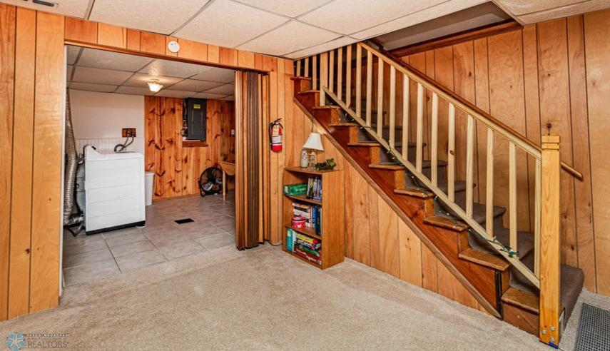 Family Room & Laundry
