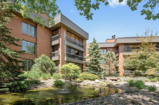 7250 Lewis Ridge Parkway, 301, Edina, MN 55439