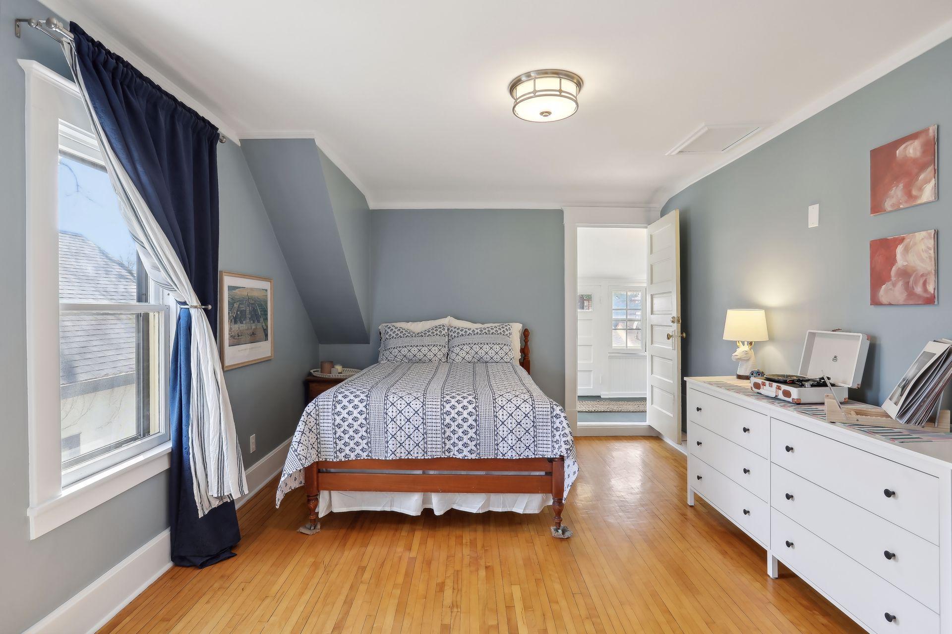 Primary w/ Enclosed Porch