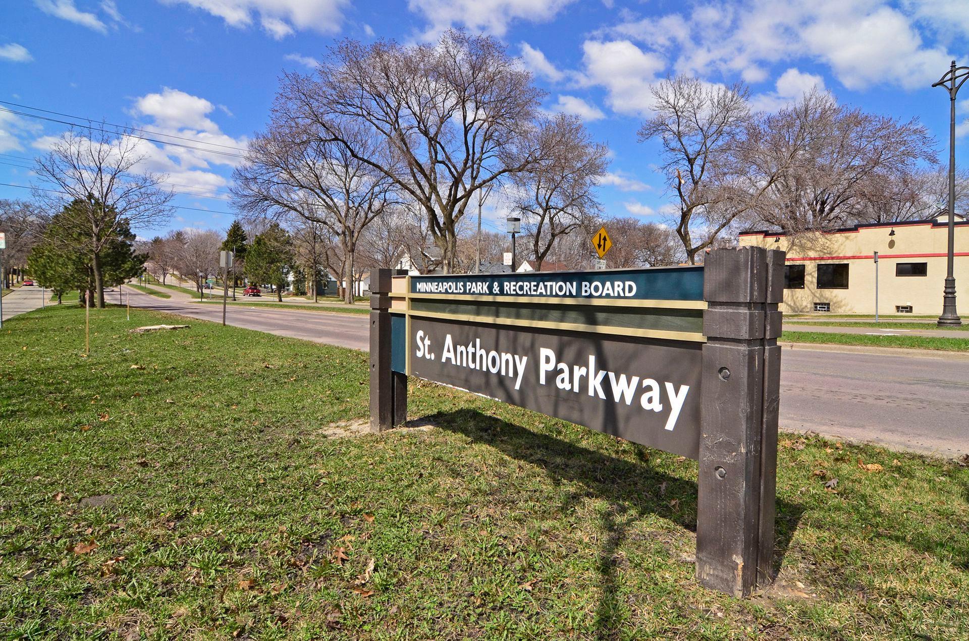 Blocks from the Parkway!