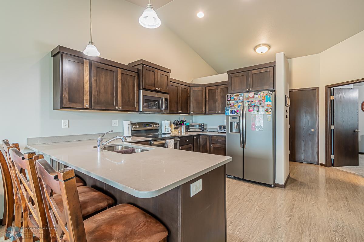 3417 18th St S, Moorhead, MN 56560-17.jpg
