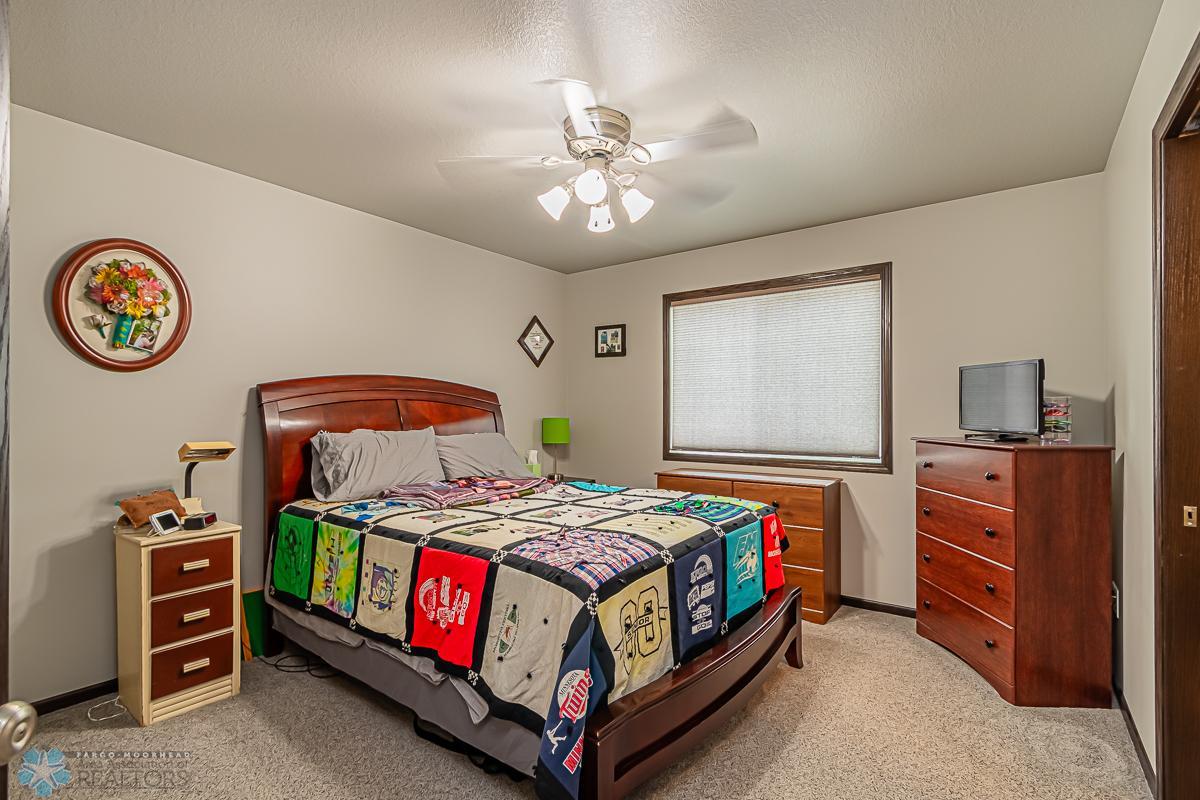 3417 18th St S, Moorhead, MN 56560-11.jpg