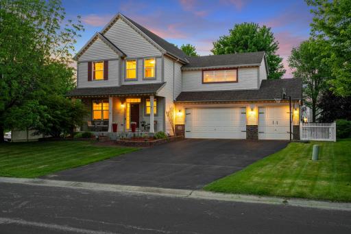 3-web-or-mls-1633 116th Ave NE Twilights-1.jpg