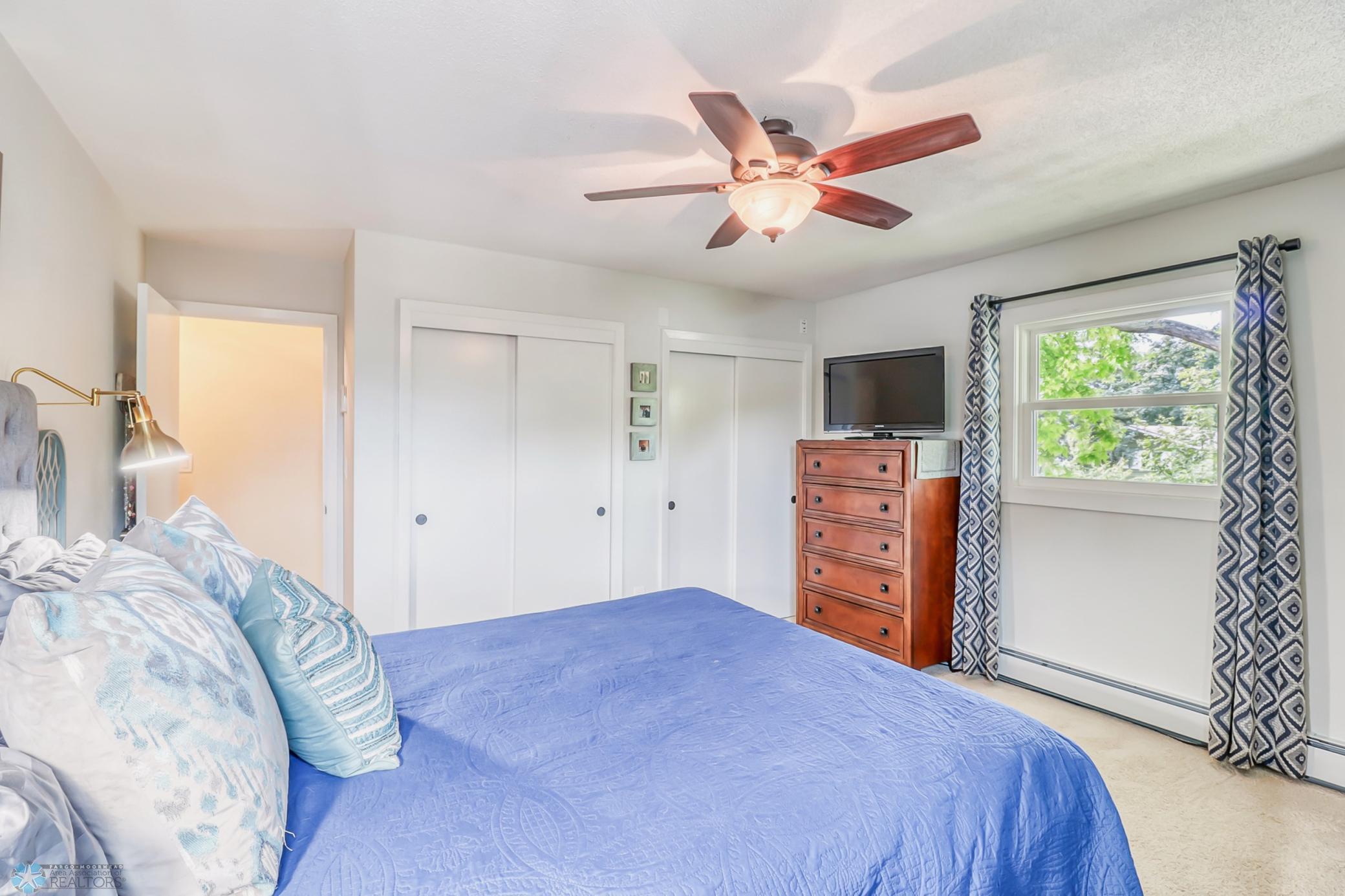 Bedroom2_2.jpg