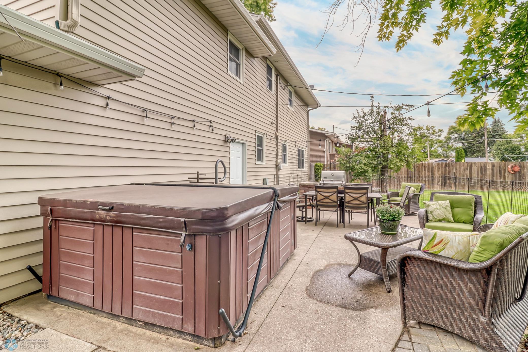 Backyard_Patio1_1.jpg
