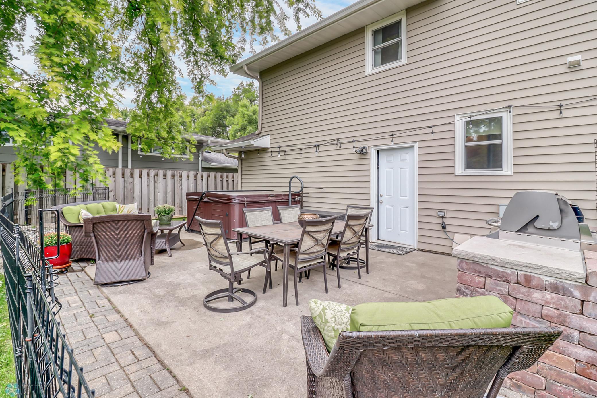 Backyard_Patio1_0.jpg