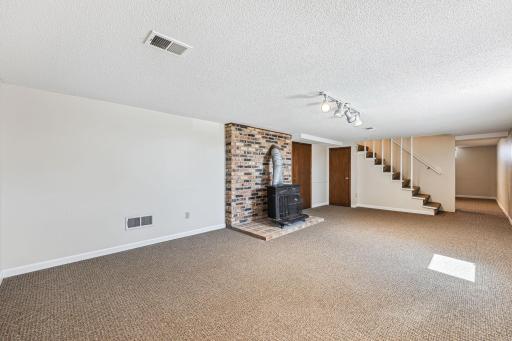 Basement Family room with Fireplace place - 27'x13'