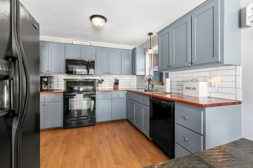 Experience the convenience and style of this kitchen.