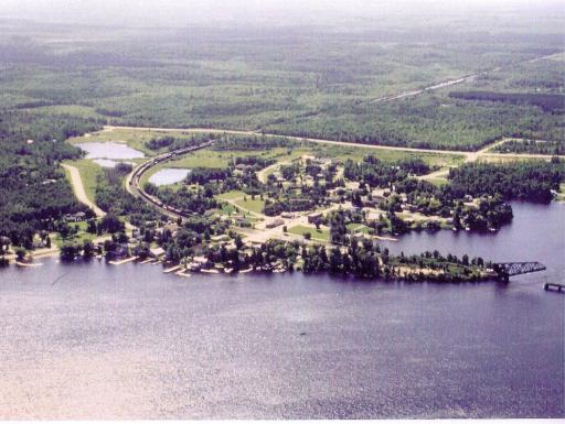 5 Minute Walk to Boat Launch on Rainy Lake. An OUTSTANDING Lake covering over 200,000+ Acres! GREAT for Houseboats, Fishing, Skiing, Kayaking, Canoeing & Snowmobiling...Bike Trails to Voyageurs National Park, Neighborhood Parks & Beaches nearby!