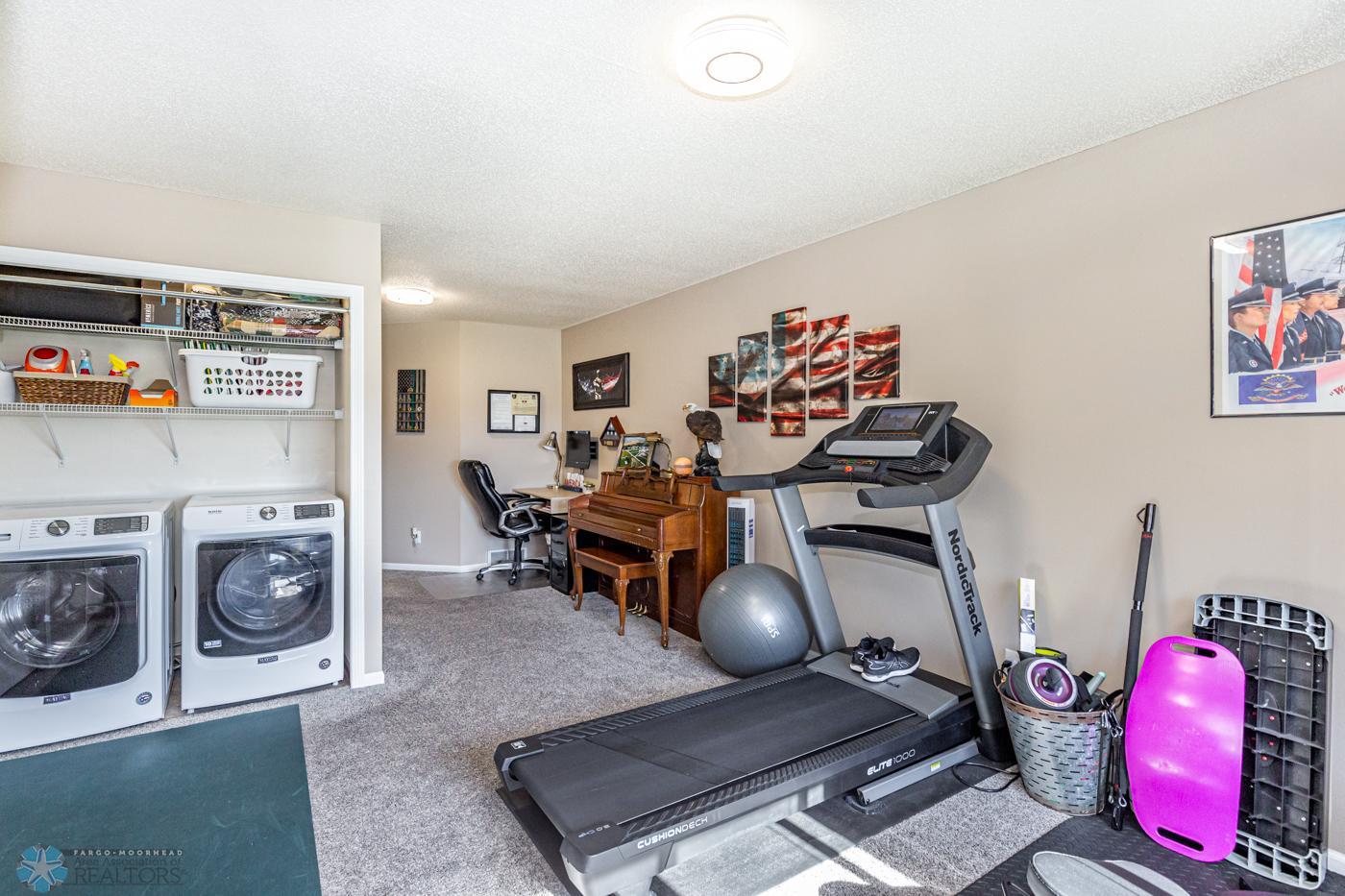 Flex Room/Laundry