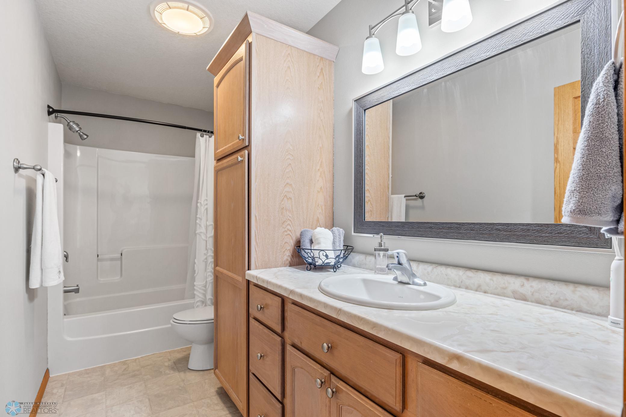 2nd full Bathroom