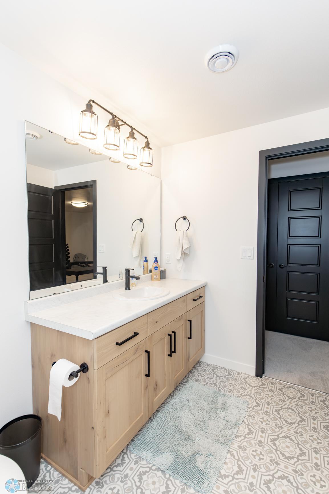 Bathroom 4 - Full