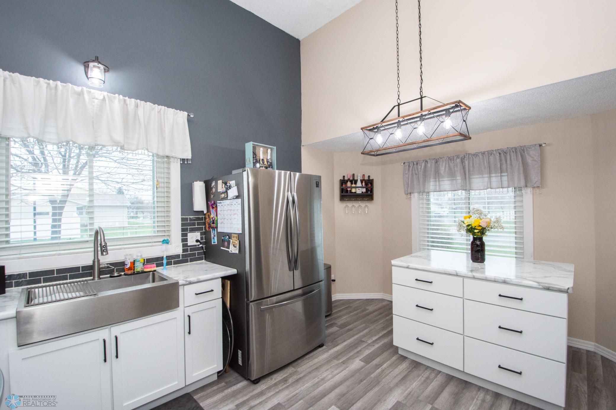 Dining Room/Kitchen Island