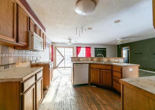 1903 E River Road, Motley, MN 56466