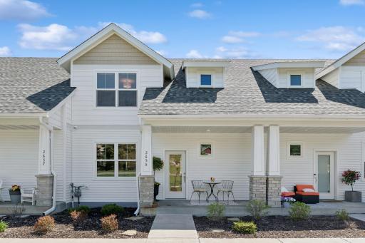 Welcome to the stunning sunlit townhome nestled in the sought-after New Century development, boasting a beautiful nearby community park.
