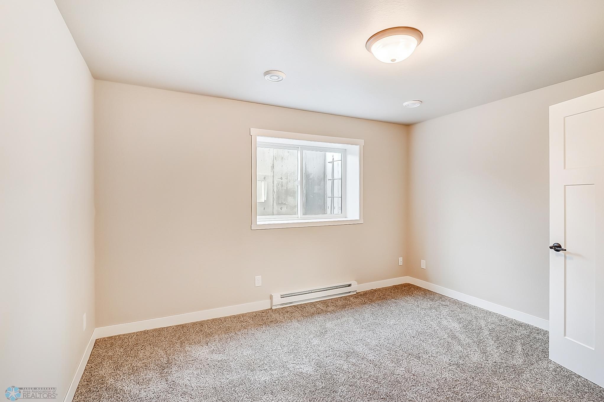 Basement Bedroom3_2