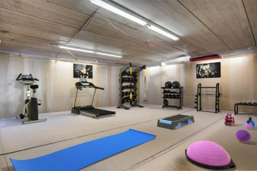 Could also be a great home gym (virtually staged to show potential)