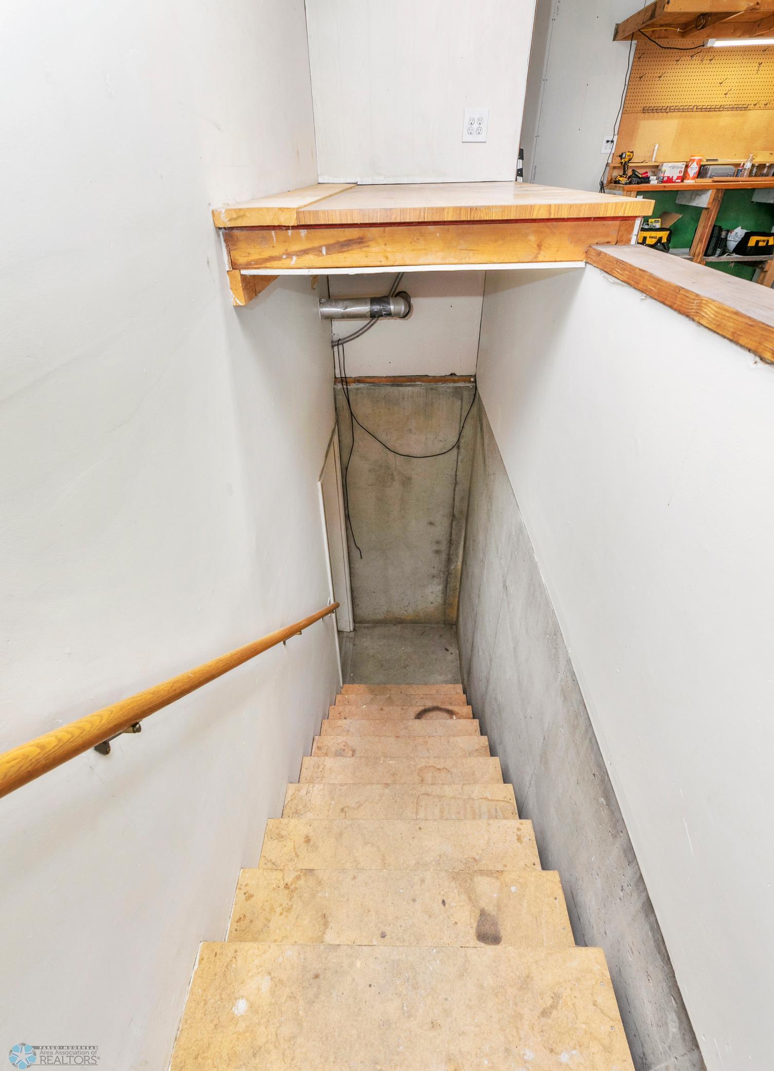 Garage Stairs.jpg