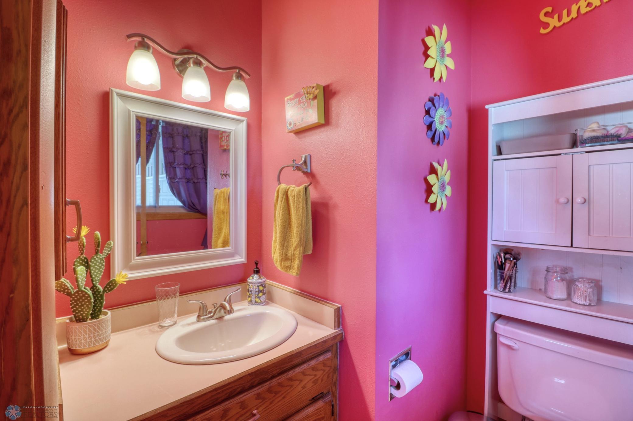 Primary Bathroom1_1.jpg