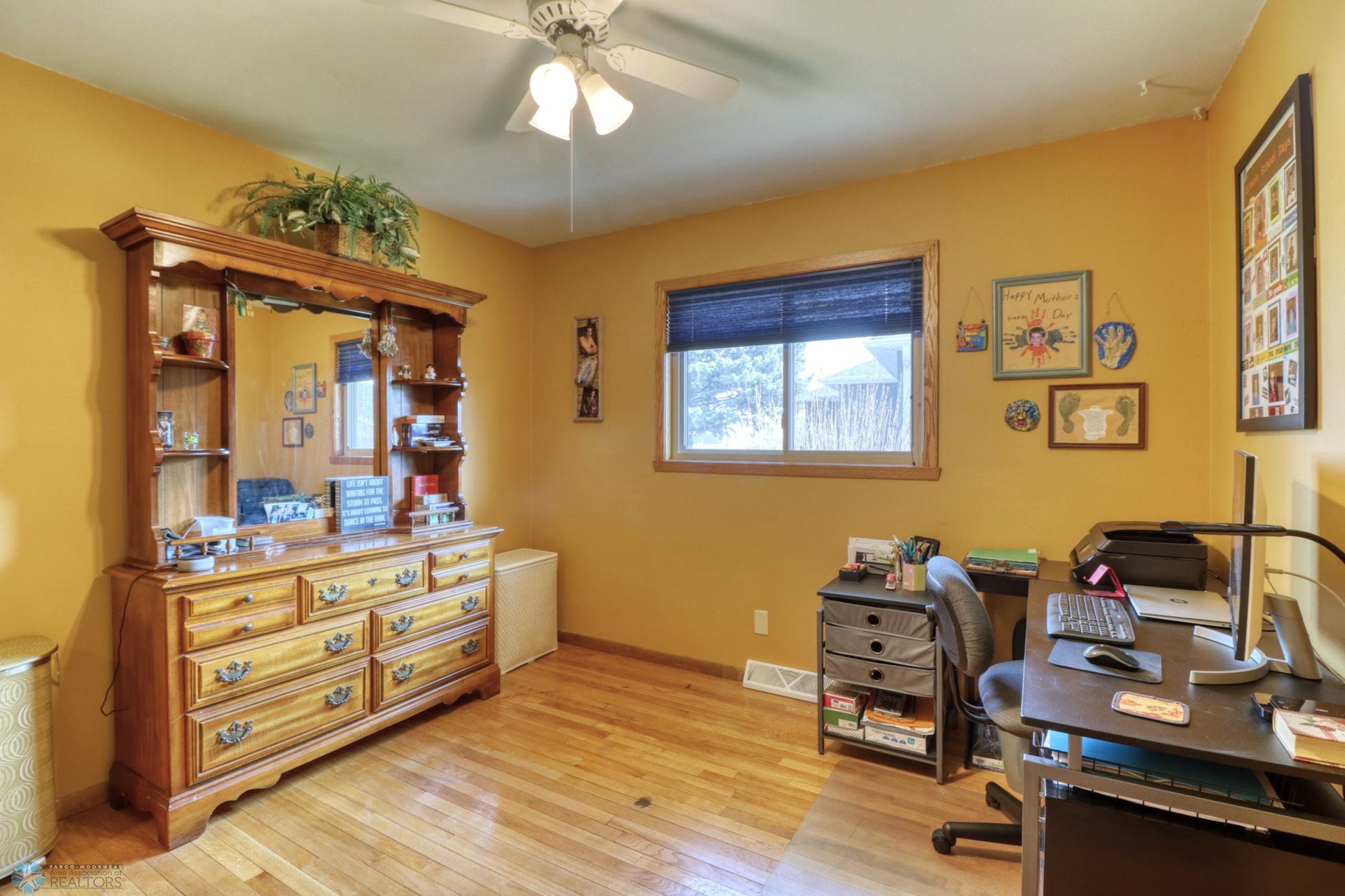 Bedroom2_2.jpg