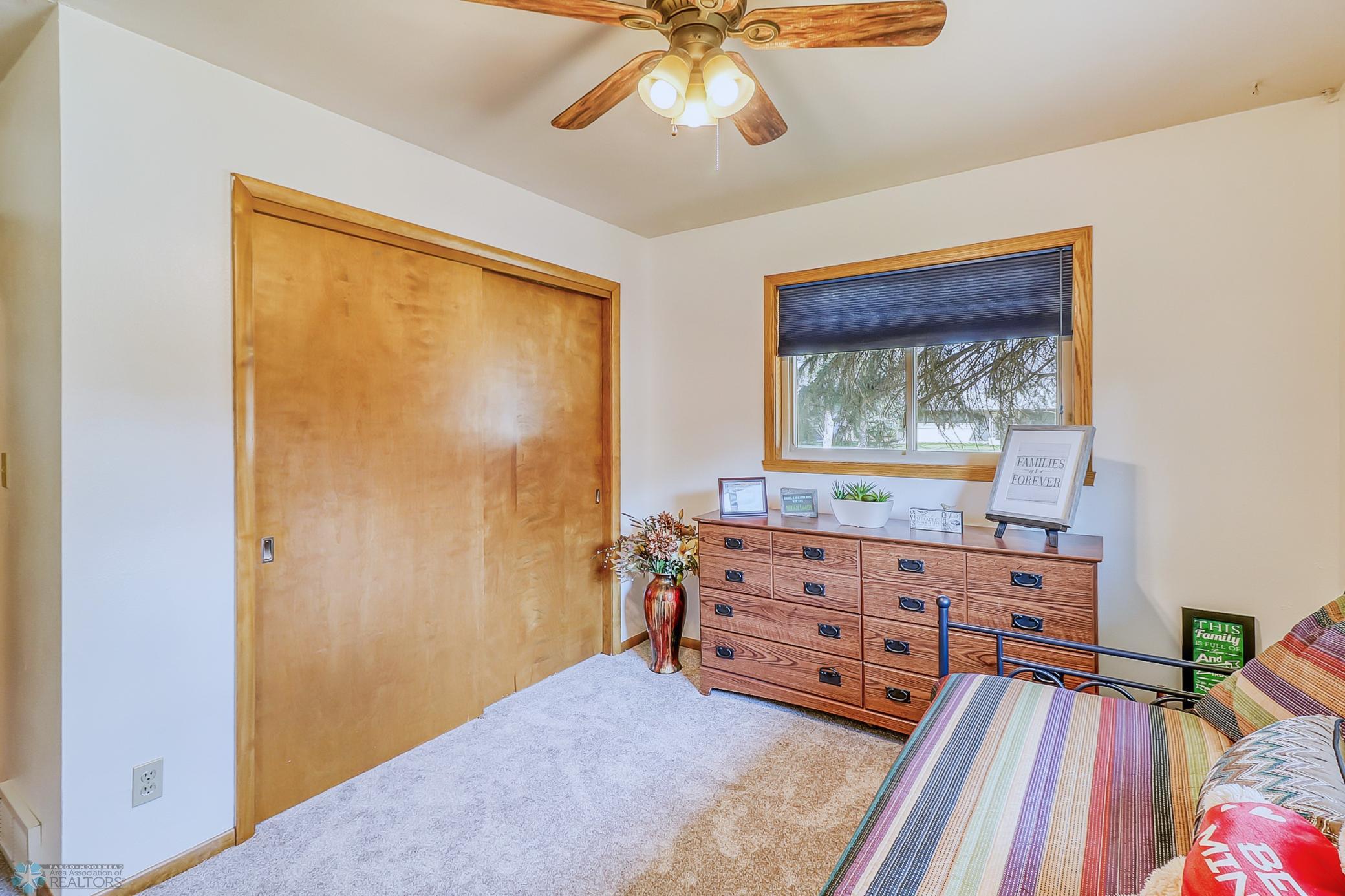 Bedroom1_2.jpg