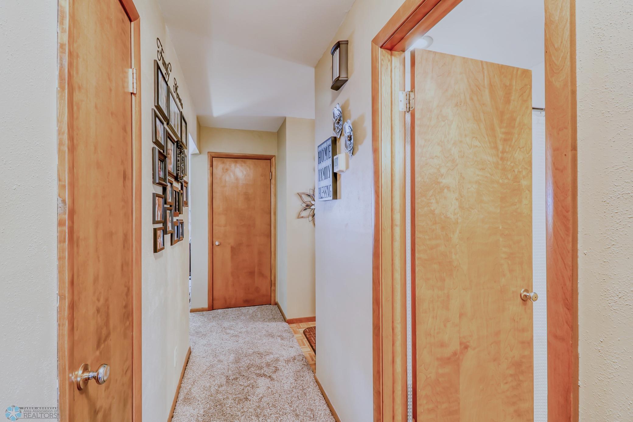Hallway1_1.jpg