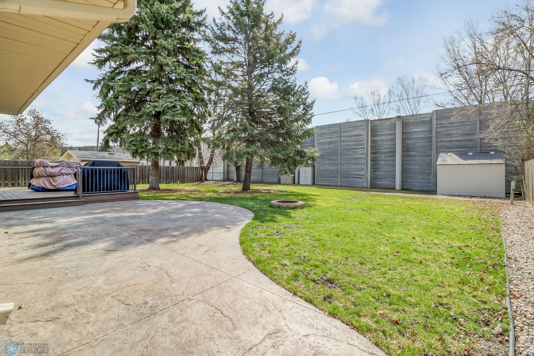 Backyard1_5.jpg