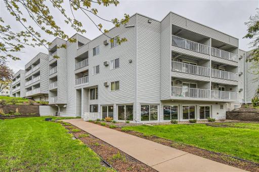 175 County Road B2 E, 213, Saint Paul, MN 55117