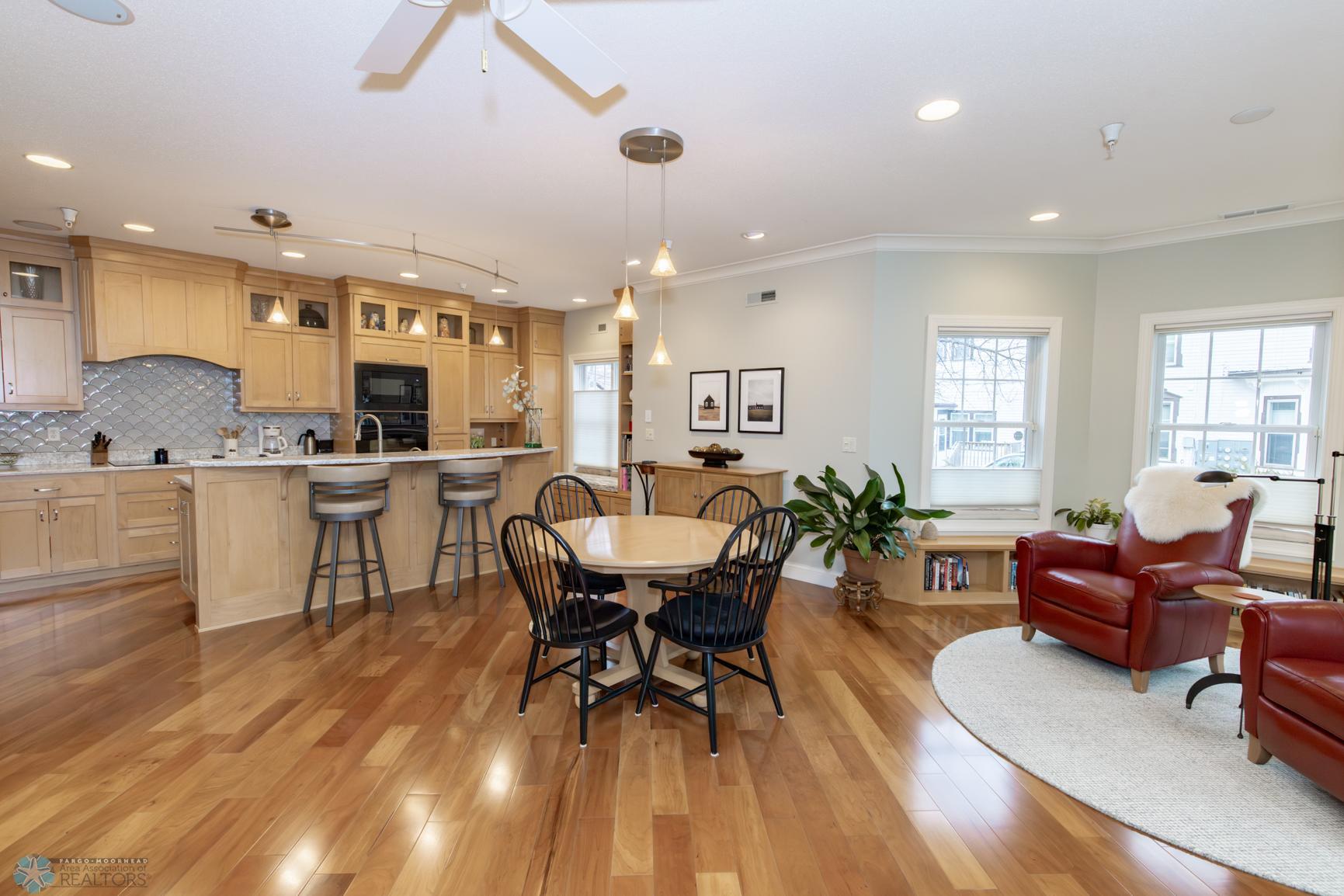 Kitchen/Dining
