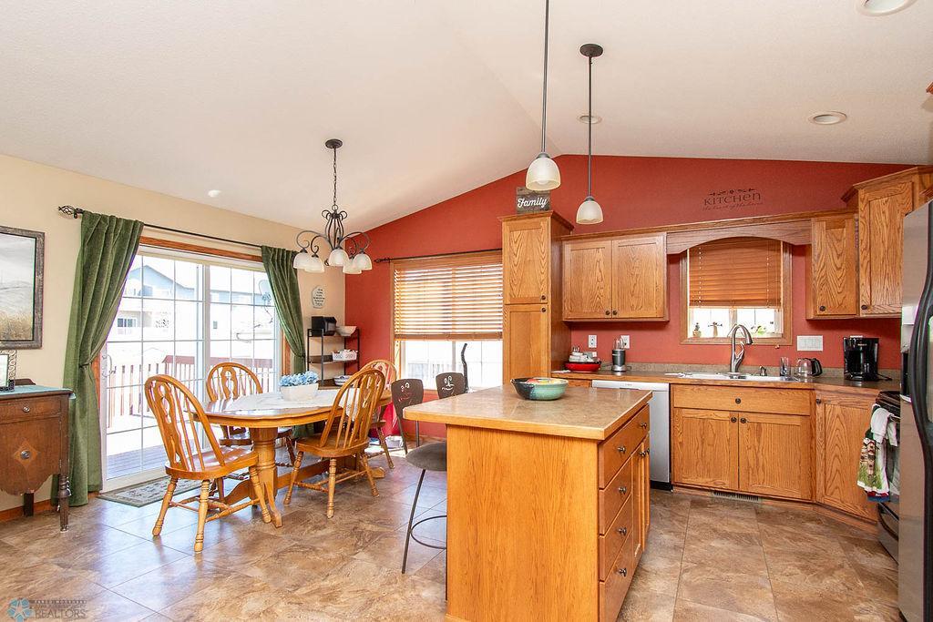 Kitchen/Dining
