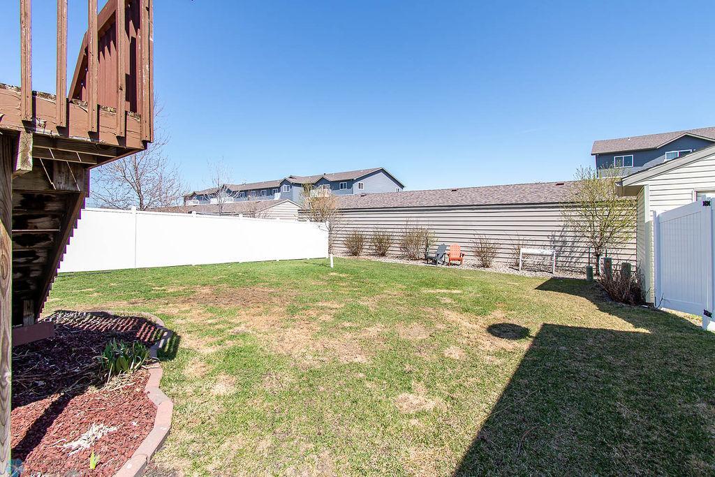 _DSC8379.jpgBackyard