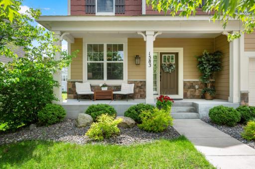 1583 Bluewater Lane, Woodbury, MN 55129