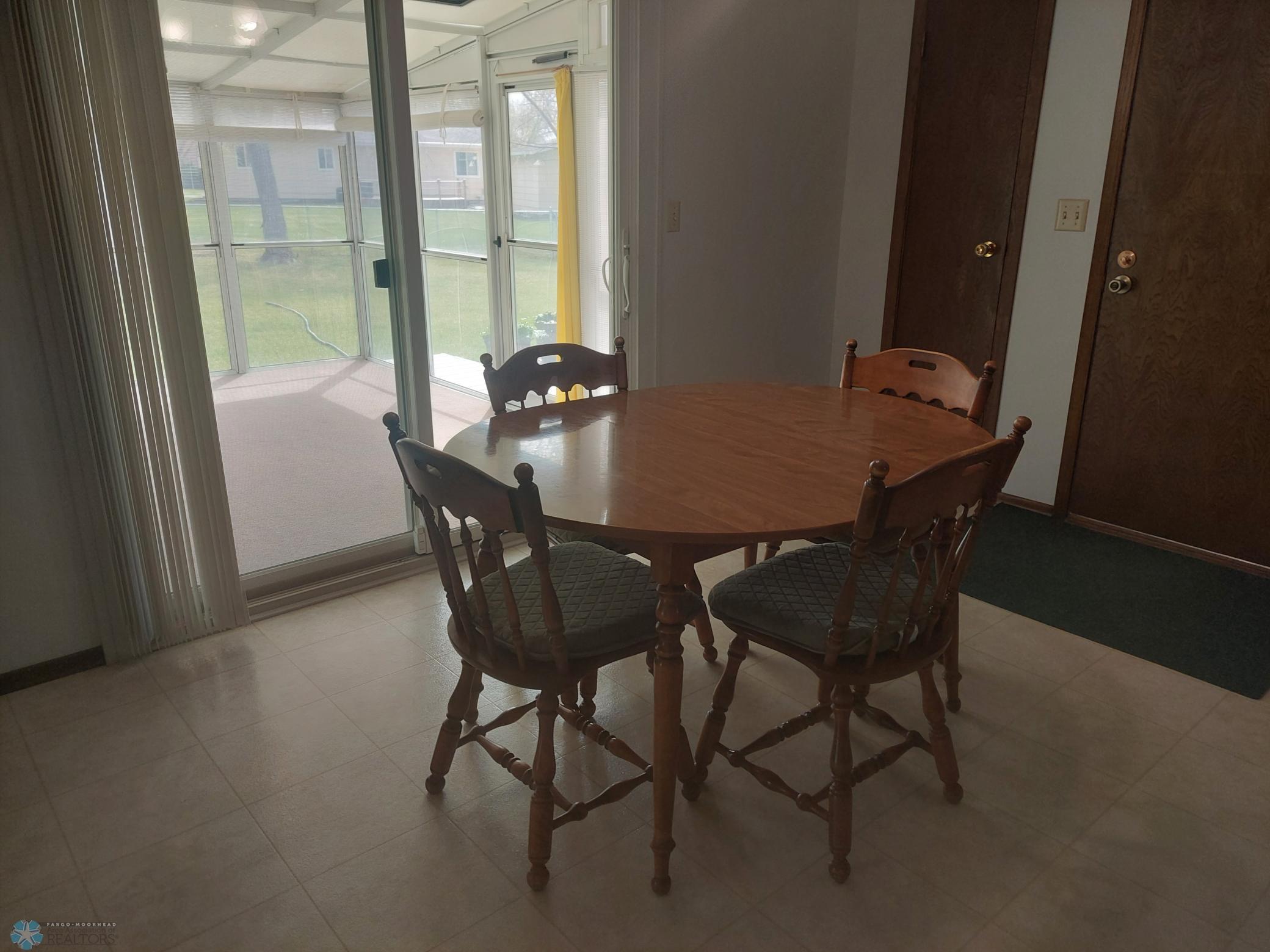 Dining Area opens into the 3 Season Porch