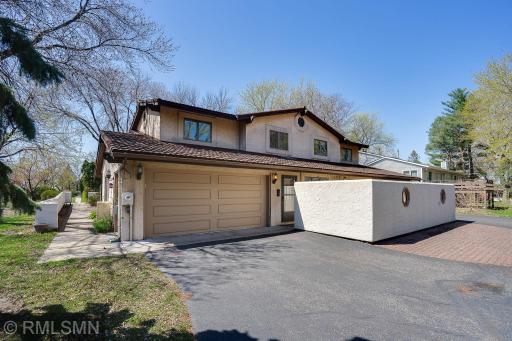 2410 Oxford Street N, Saint Paul, MN 55113