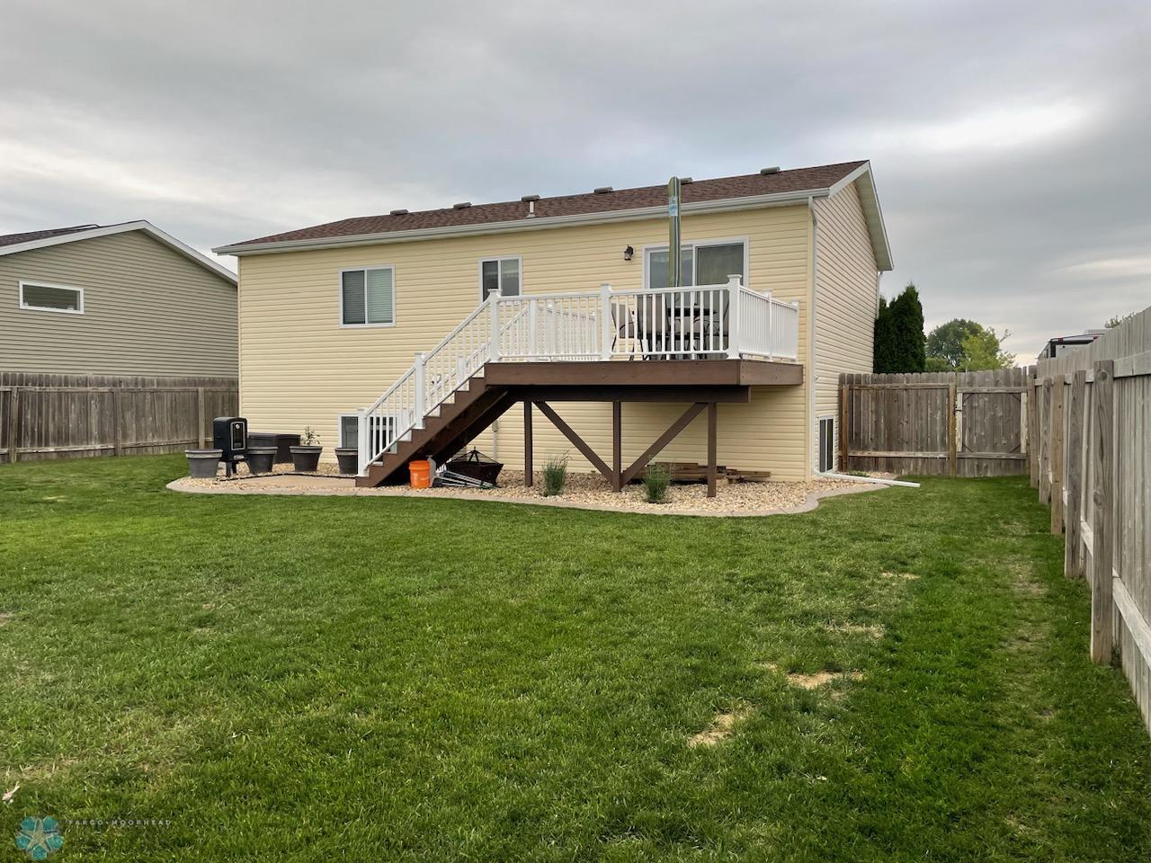 Rear view/deck