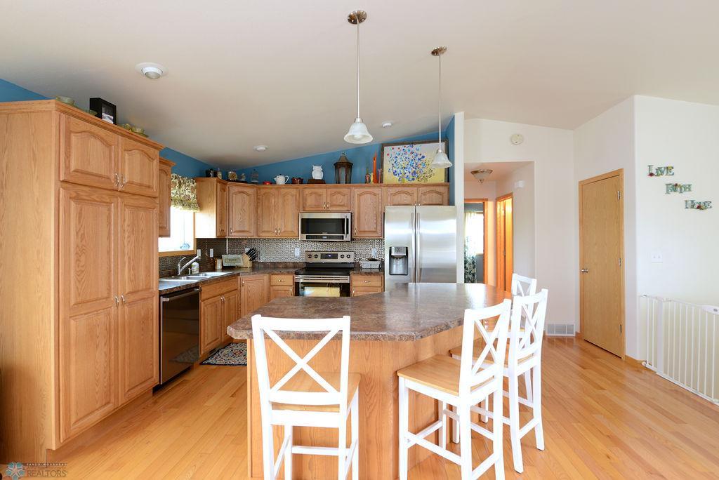 Kitchen/Island