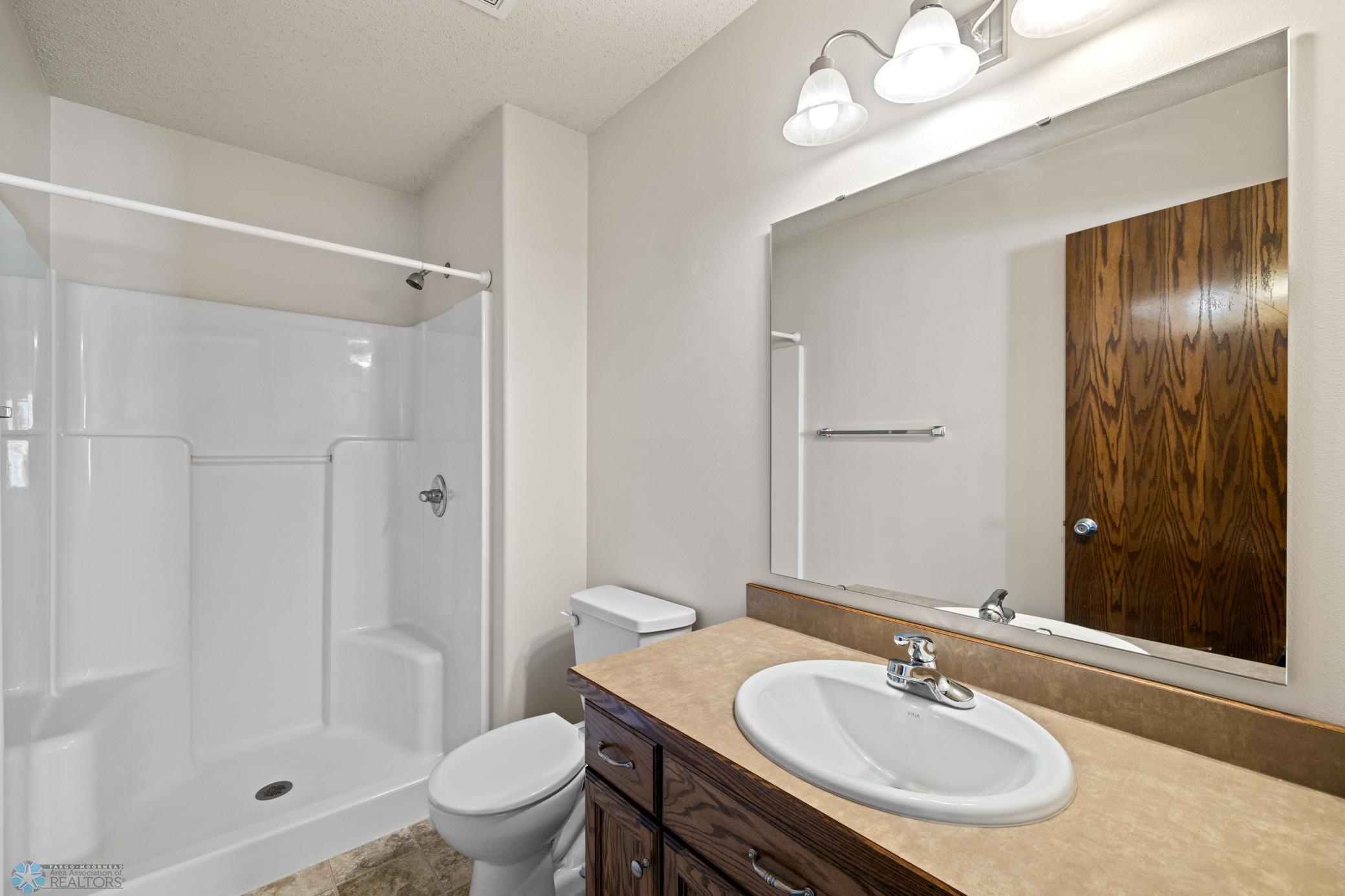 Amdak__2578 54th Ave S Fargo ND_INTERIOR_0022.jpg